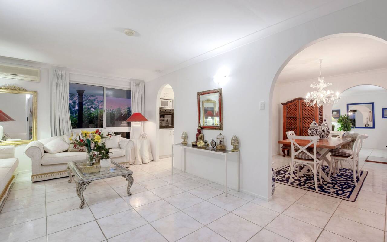 2 Crocus Way, Gaven, QLD 4211 AU