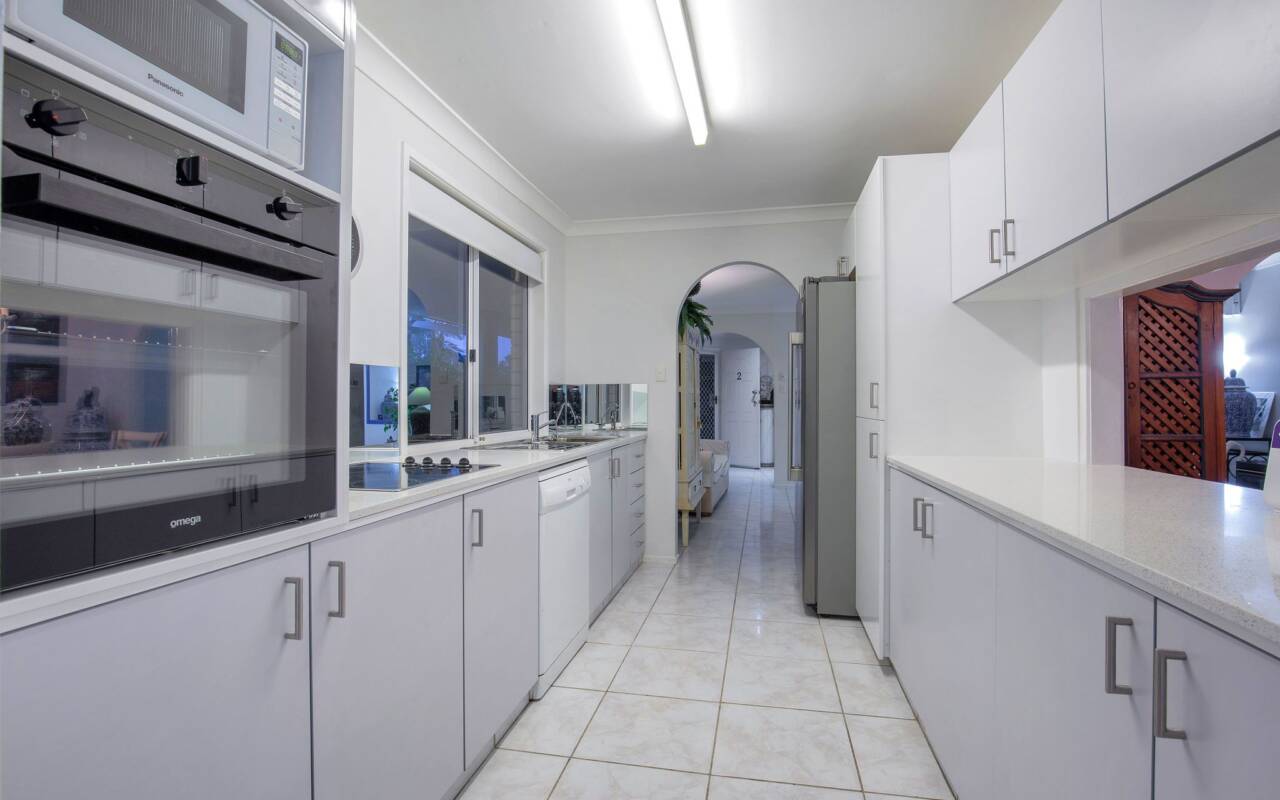 2 Crocus Way, Gaven, QLD 4211 AU