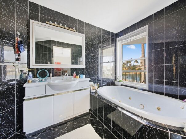 Villa 2/41 Sunrise Boulevard, Surfers Paradise, QLD 4217 AU