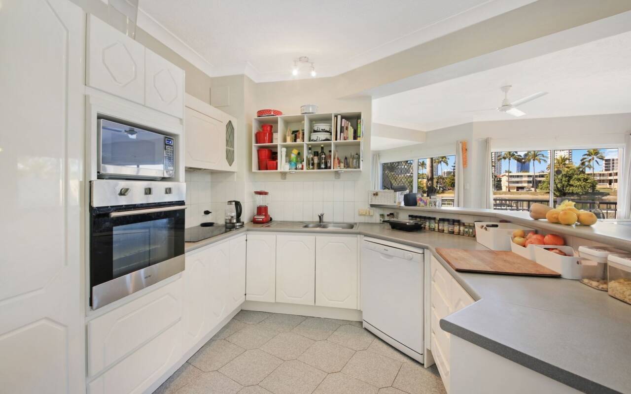 Villa 2/41 Sunrise Boulevard, Surfers Paradise, QLD 4217 AU