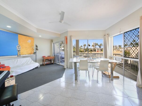 Villa 2/41 Sunrise Boulevard, Surfers Paradise, QLD 4217 AU