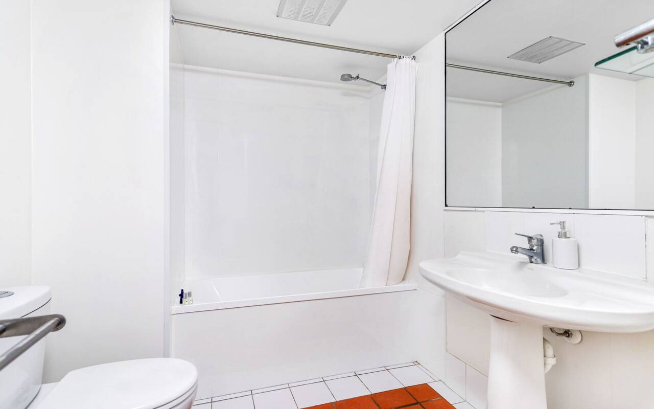 12/26 Old Burleigh Road, Surfers Paradise, QLD 4217 AU