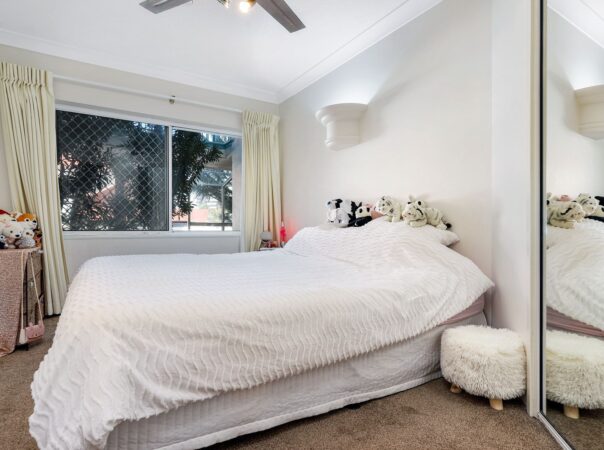 12/26 Old Burleigh Road, Surfers Paradise, QLD 4217 AU