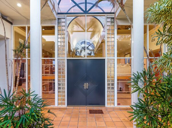 31 Norseman Court, Paradise Waters, Qld 4217 AU