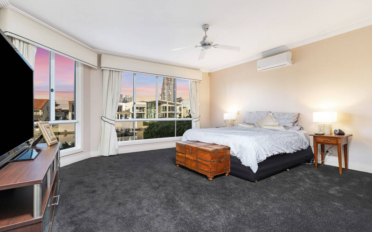 31 Norseman Court, Paradise Waters, Qld 4217 AU