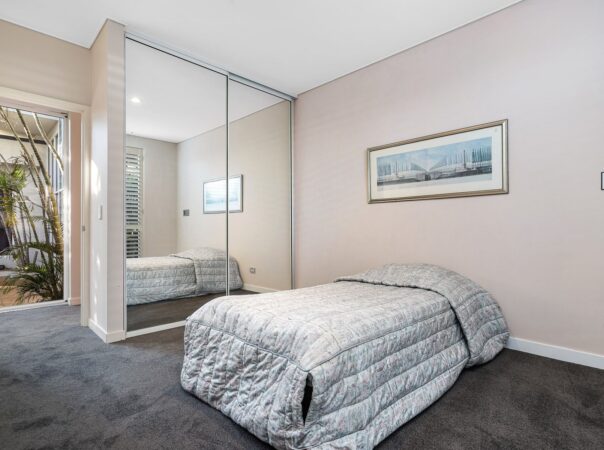 31 Norseman Court, Paradise Waters, Qld 4217 AU