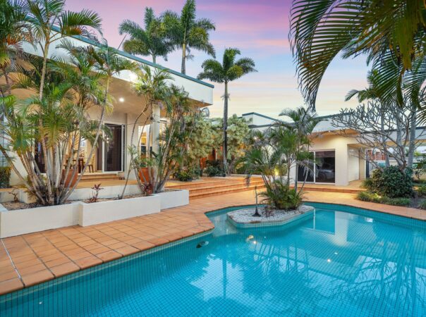 31 Norseman Court, Paradise Waters, Qld 4217 AU