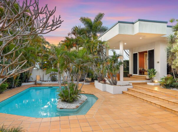 31 Norseman Court, Paradise Waters, Qld 4217 AU