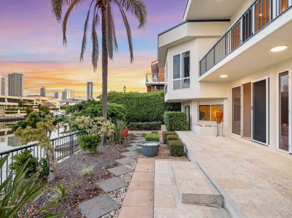 31 Norseman Court, Paradise Waters, Qld 4217 AU