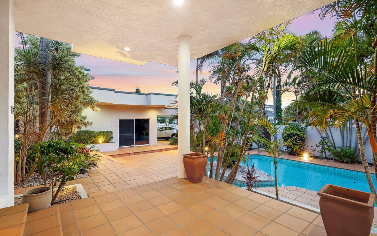 31 Norseman Court, Paradise Waters, Qld 4217 AU