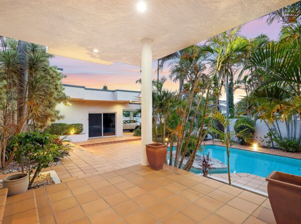 31 Norseman Court, Paradise Waters, Qld 4217 AU