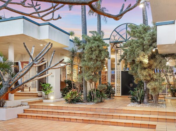 31 Norseman Court, Paradise Waters, Qld 4217 AU