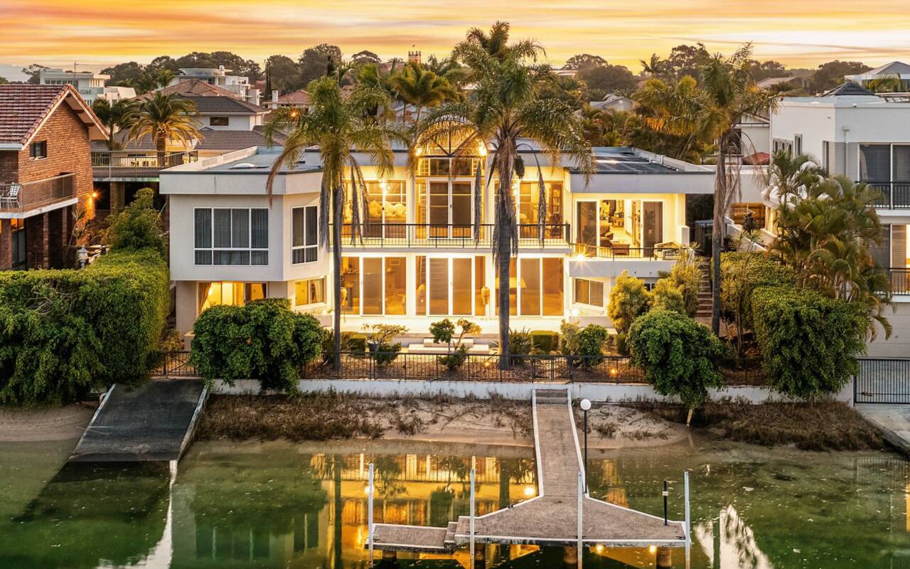 31 Norseman Court, Paradise Waters, Qld 4217 AU