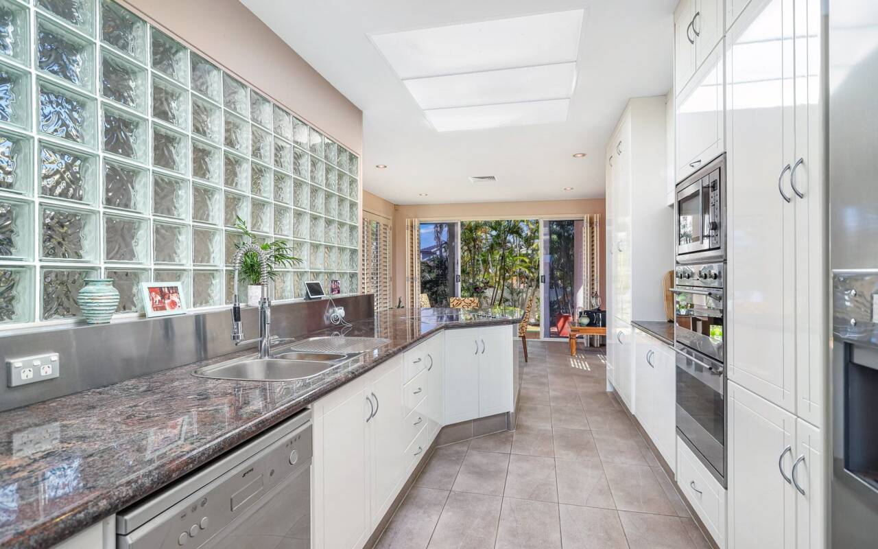31 Norseman Court, Paradise Waters, Qld 4217 AU