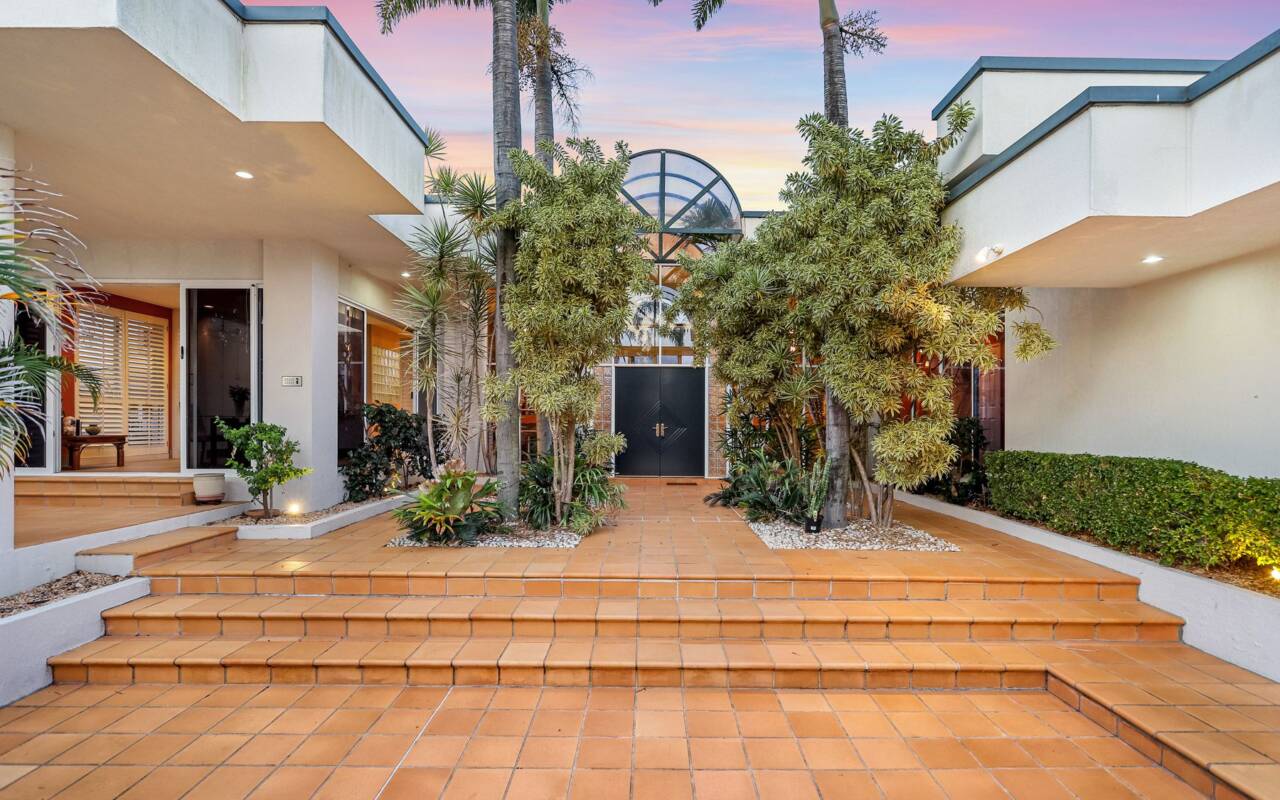 31 Norseman Court, Paradise Waters, Qld 4217 AU