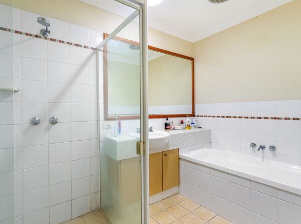 61A/64 Gilston Road, Nerang, QLD 4211 AU