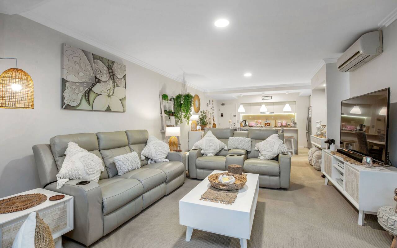14/53 Darrambal Street, Surfers Paradise, QLD 4217 AU
