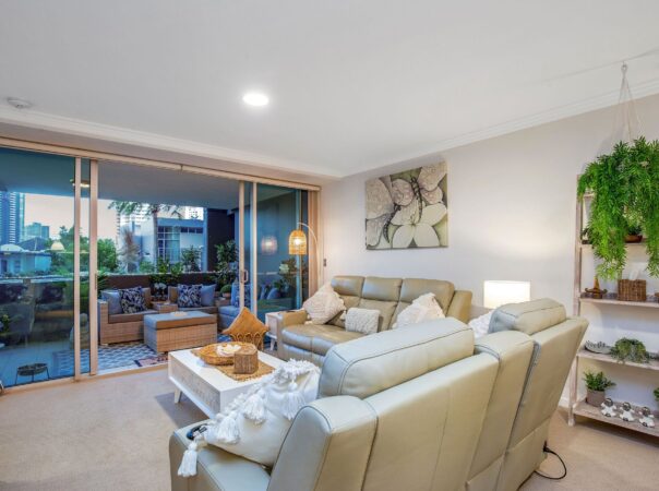 14/53 Darrambal Street, Surfers Paradise, QLD 4217 AU