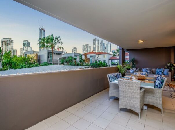 14/53 Darrambal Street, Surfers Paradise, QLD 4217 AU