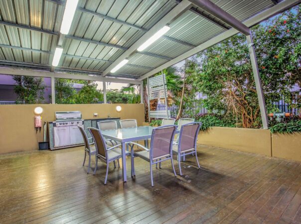14/53 Darrambal Street, Surfers Paradise, QLD 4217 AU