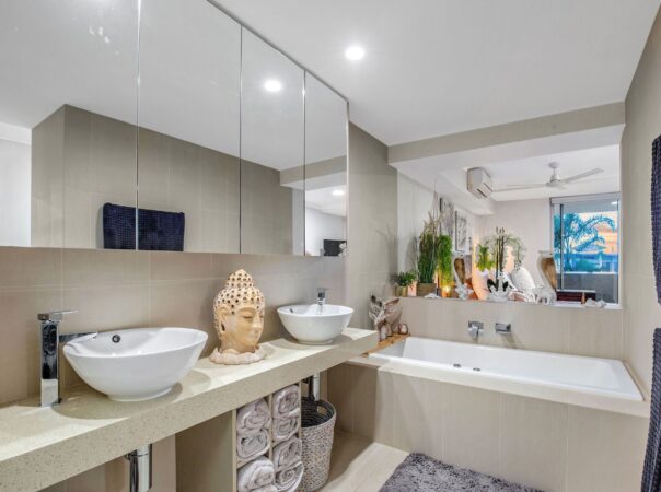 14/53 Darrambal Street, Surfers Paradise, QLD 4217 AU