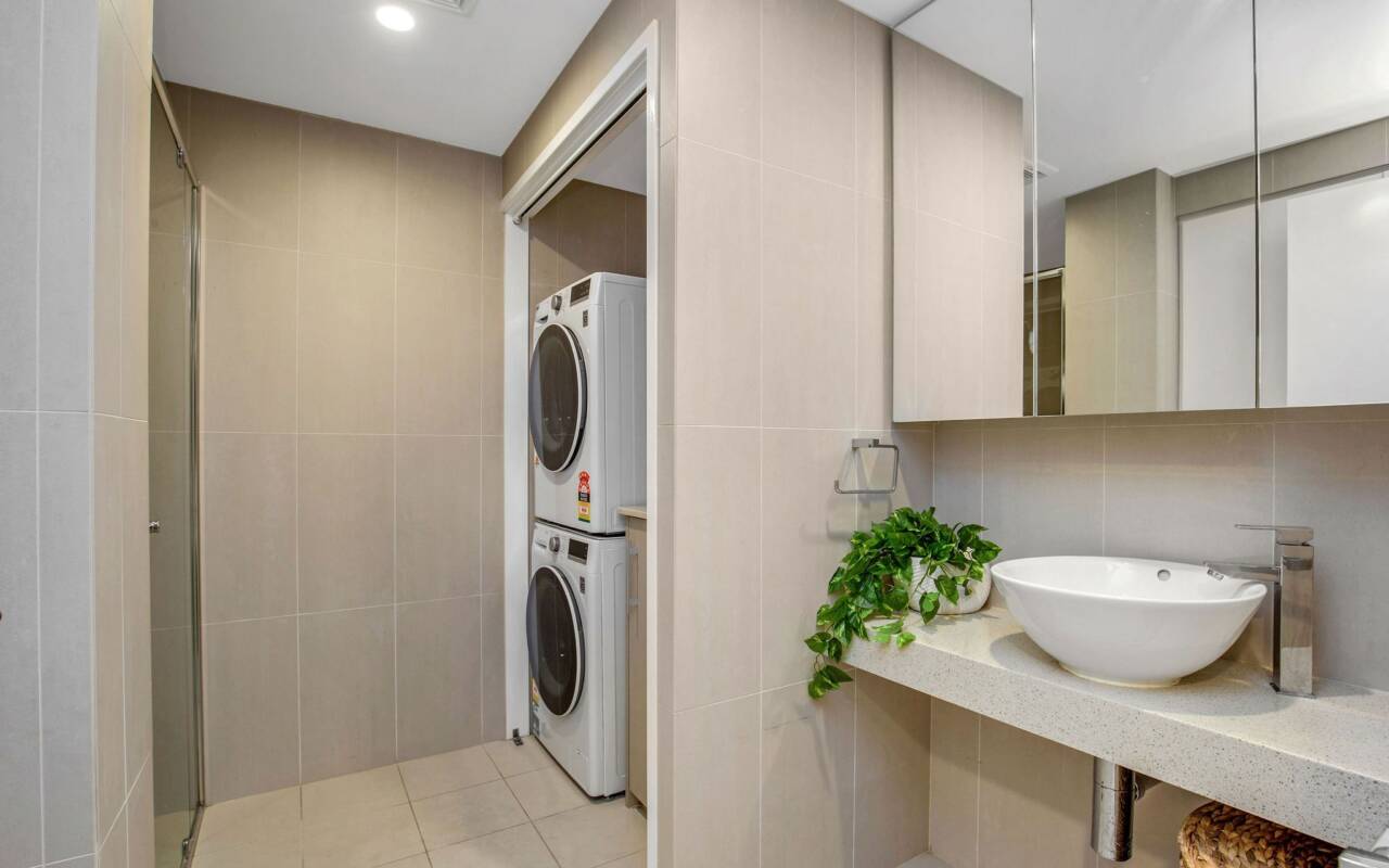 14/53 Darrambal Street, Surfers Paradise, QLD 4217 AU