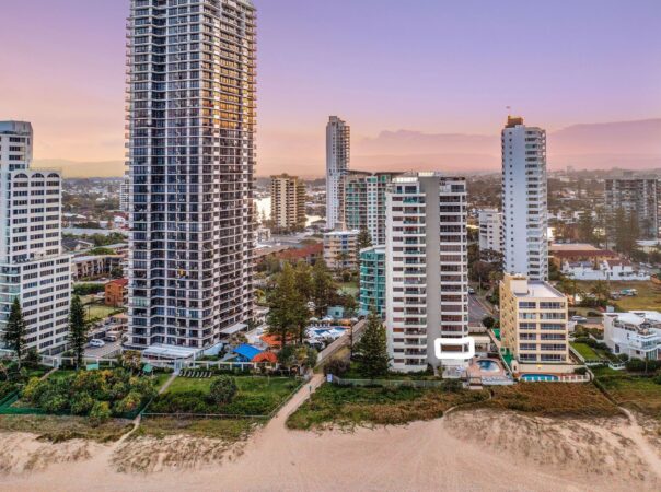 2/3 Garfield Terrace, Surfers Paradise, QLD 4217 AU