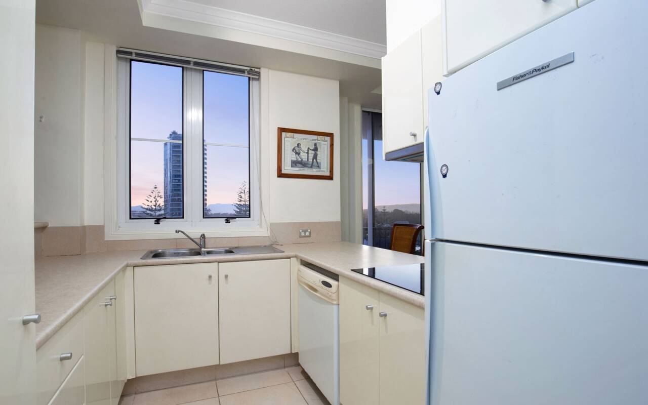 702/9 - 21 Beach Parade, Surfers Paradise, QLD 4217 AU