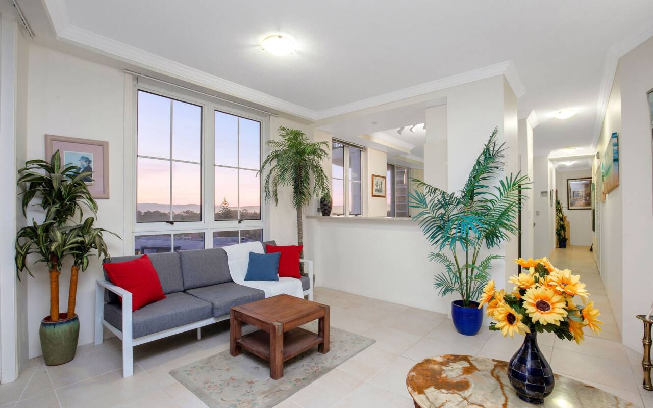 702/9 - 21 Beach Parade, Surfers Paradise, QLD 4217 AU