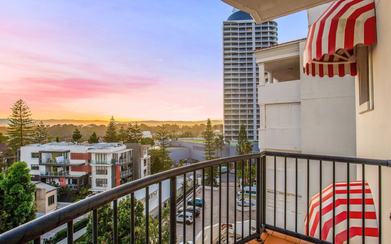 702/9 - 21 Beach Parade, Surfers Paradise, QLD 4217 AU
