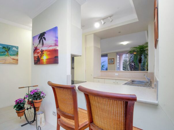702/9 - 21 Beach Parade, Surfers Paradise, QLD 4217 AU