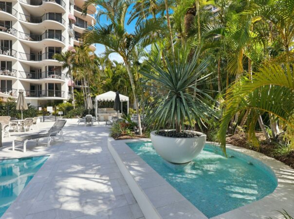 702/9 - 21 Beach Parade, Surfers Paradise, QLD 4217 AU