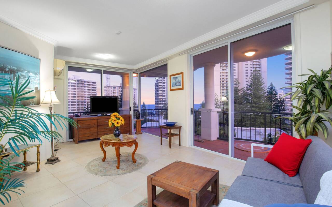 702/9 - 21 Beach Parade, Surfers Paradise, QLD 4217 AU