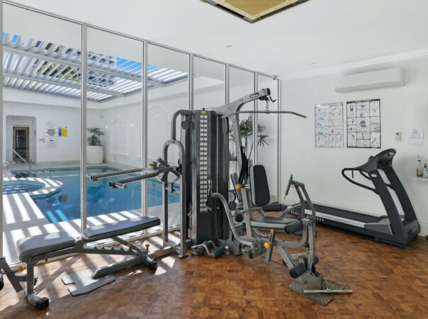 702/9 - 21 Beach Parade, Surfers Paradise, QLD 4217 AU