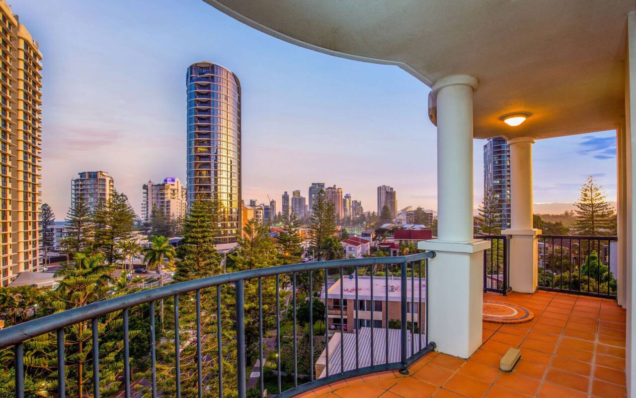 702/9 - 21 Beach Parade, Surfers Paradise, QLD 4217 AU