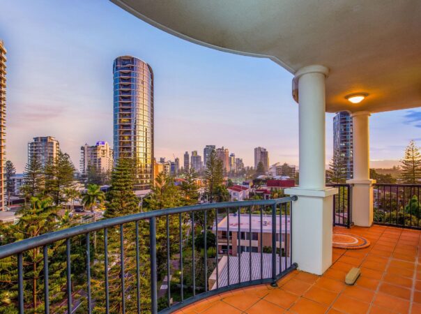 702/9 - 21 Beach Parade, Surfers Paradise, QLD 4217 AU