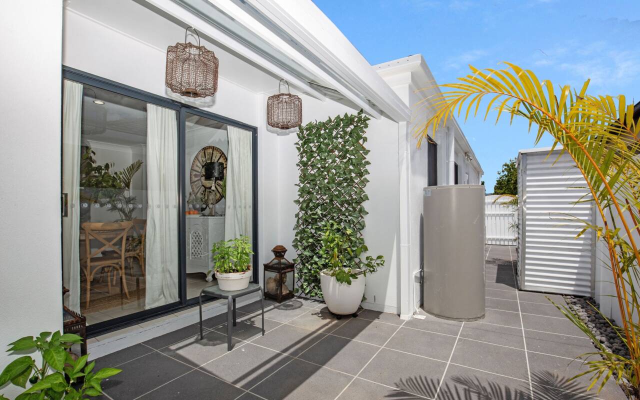 1/12 Rhiannon Drive, Ashmore, Qld 4214 AU