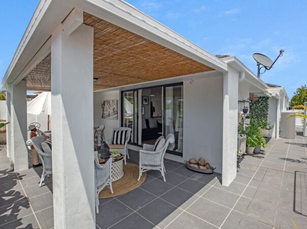 1/12 Rhiannon Drive, Ashmore, Qld 4214 AU