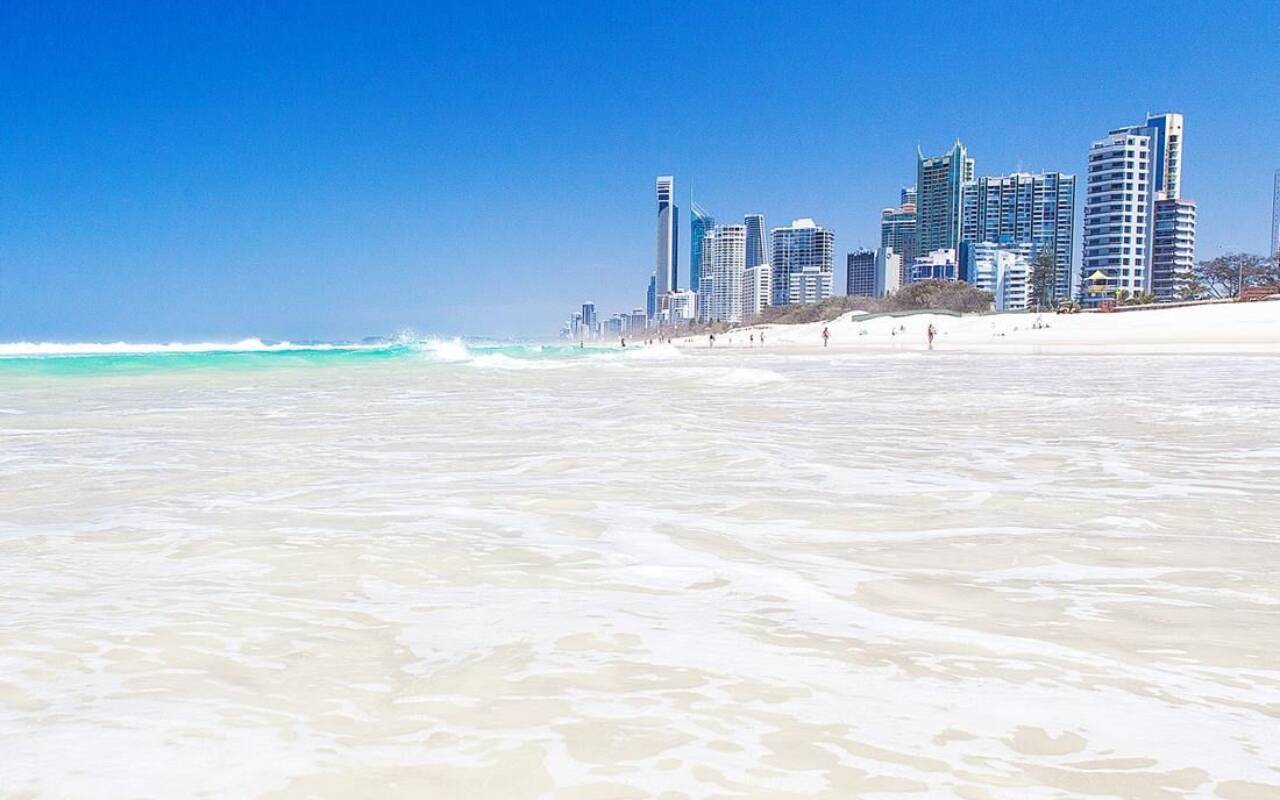 Main Beach, QLD 4217 AU