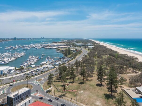 Main Beach, QLD 4217 AU