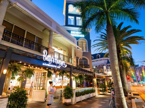 27 Vista Street, Surfers Paradise, QLD 4217 AU