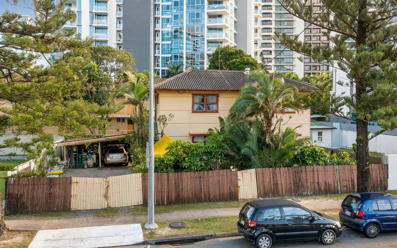 27 Vista Street, Surfers Paradise, QLD 4217 AU