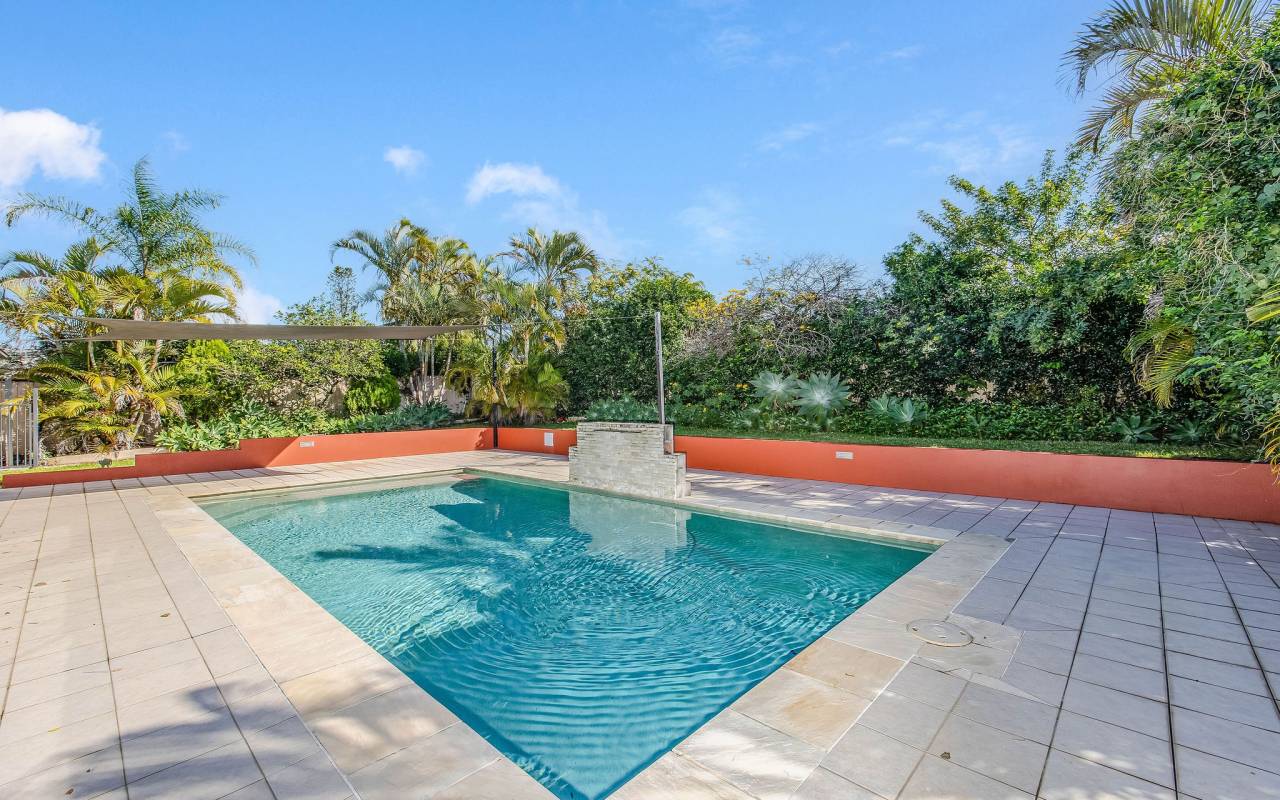 23 Collins Crescent, Benowa, QLD 4217 AUSTRALIA