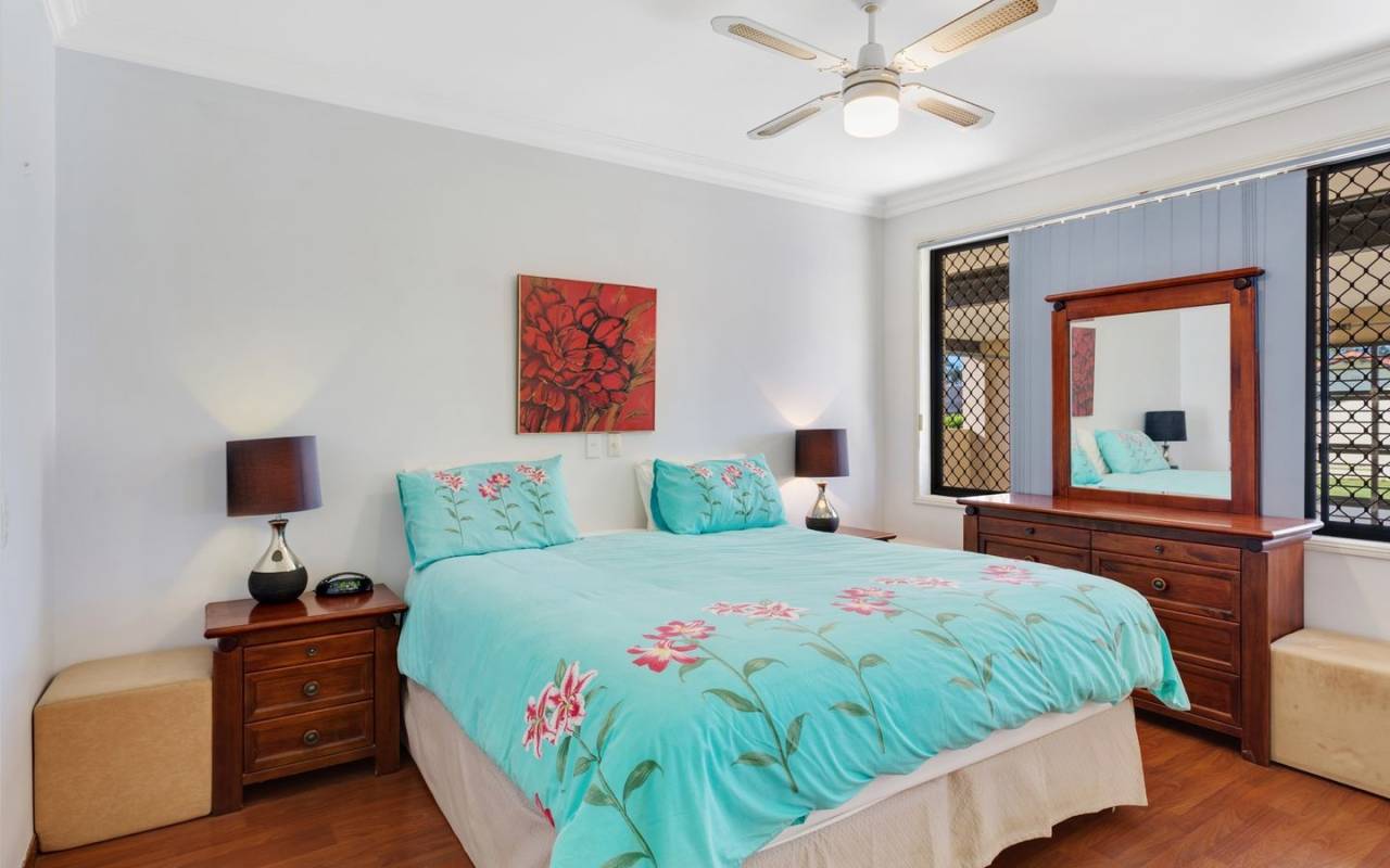 23 Collins Crescent, Benowa, QLD 4217 AUSTRALIA