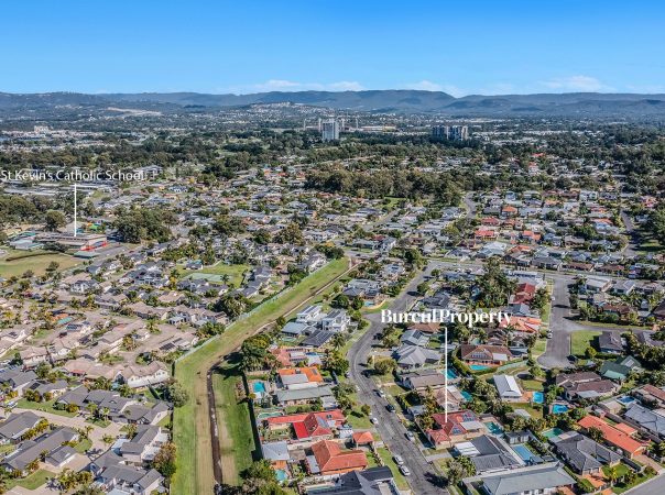 23 Collins Crescent, Benowa, QLD 4217 AUSTRALIA