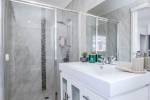 23 Collins Crescent, Benowa, QLD 4217 AUSTRALIA