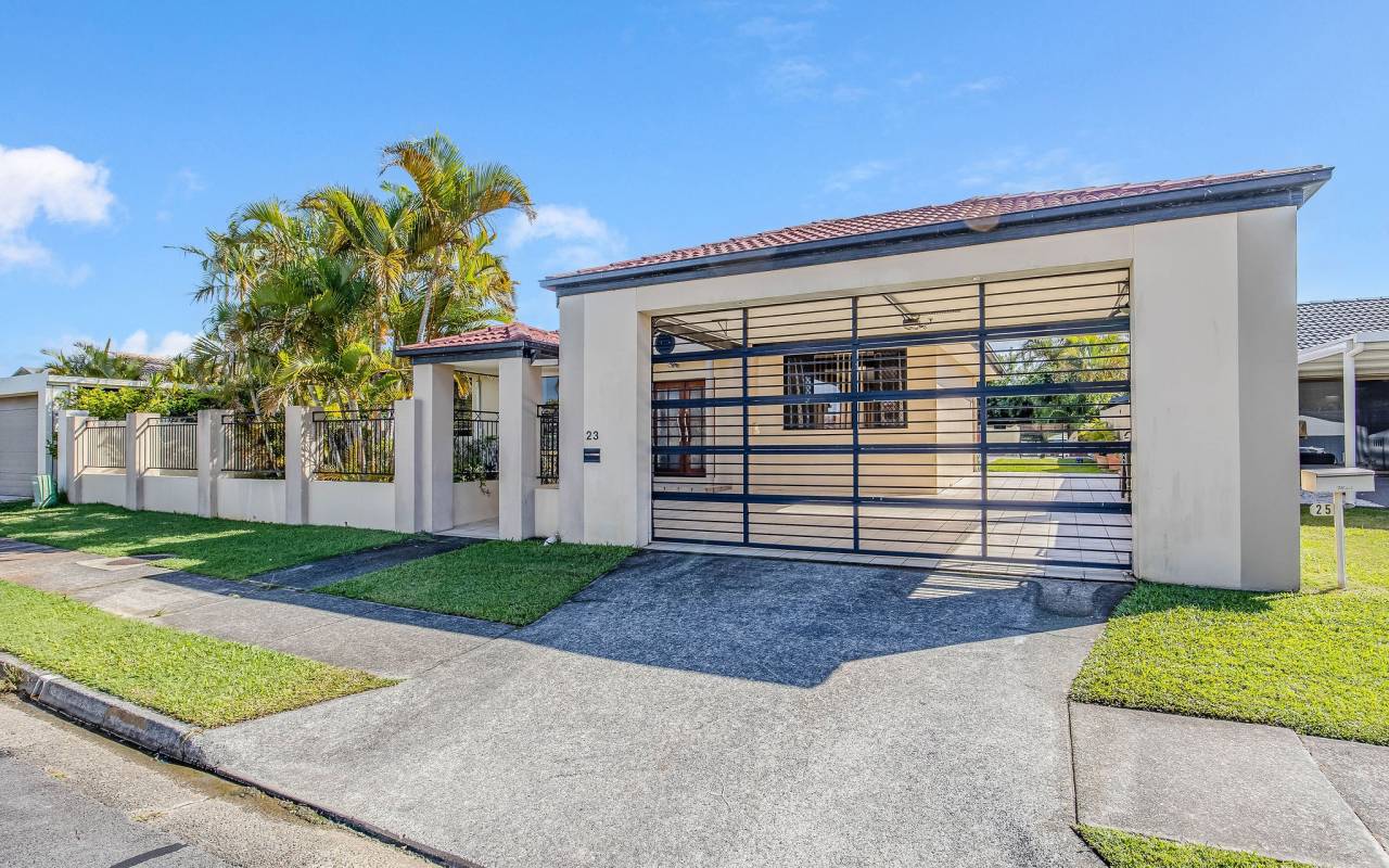 23 Collins Crescent, Benowa, QLD 4217 AUSTRALIA