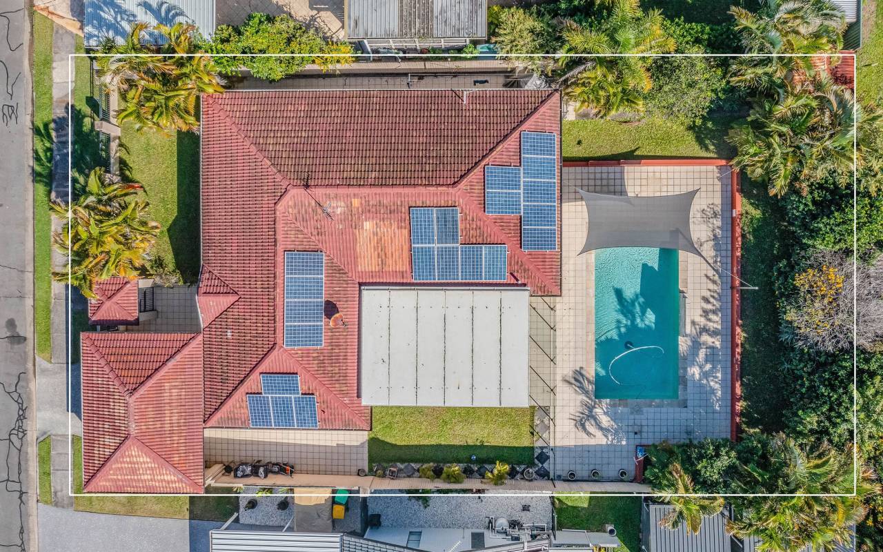 23 Collins Crescent, Benowa, QLD 4217 AUSTRALIA