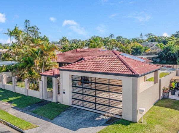 23 Collins Crescent, Benowa, QLD 4217 AUSTRALIA