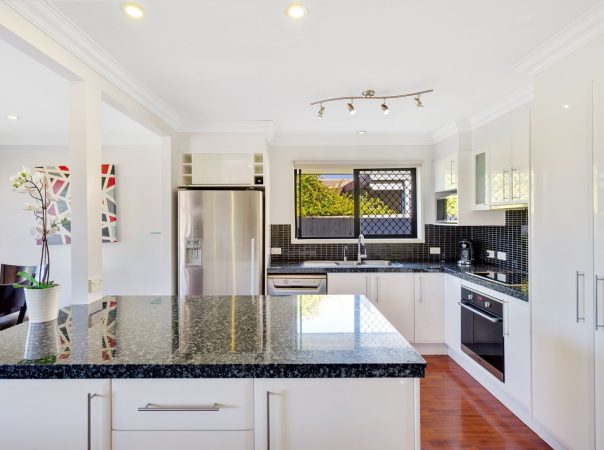 23 Collins Crescent, Benowa, QLD 4217 AUSTRALIA
